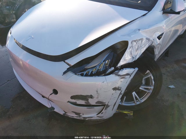 2022 TESLA MODEL Y 7SAYGDEE0NF459910 Photo 5