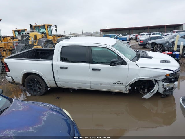 2025 Ram 1500 Laramie  4x4 5'7 Box მანქანა იყიდება აუქციონზე, vin: 1C6SRFJP0SN658279, აუქციონის ნომერი: 43971817
