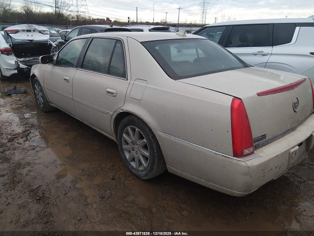2010 CADILLAC DTS 1G6KH5EY7AU111980 Photo 2