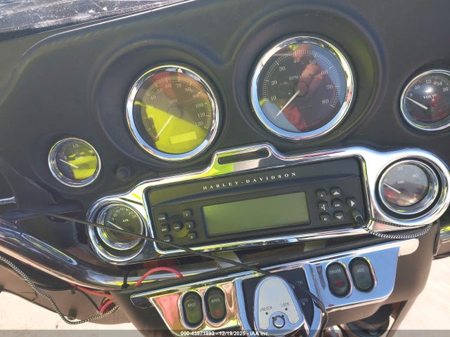 2007 HARLEY-DAVIDSON FLHTCUI 1HD1FC4197Y718650 Photo 6
