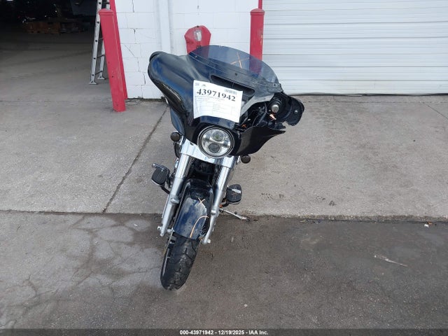 Harley-Davidson FLHX 2021 1HD1KBC16MB664228 Image 5