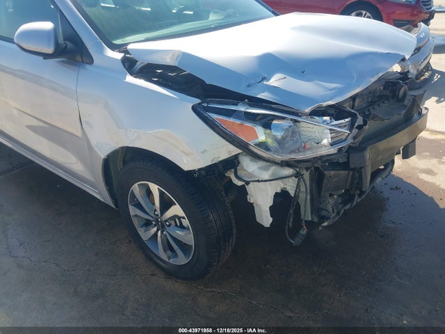 43971958 :رقم المزاد ، 3KPA24AD9PE548412 vin ، 2023 Kia Rio S مزاد بيع