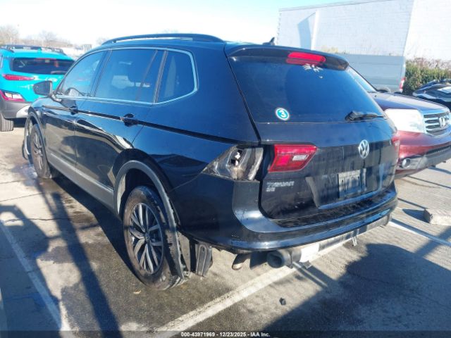 2018 VOLKSWAGEN TIGUAN 3VV3B7AXXJM004147 Photo 2