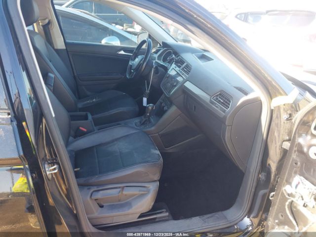 2018 VOLKSWAGEN TIGUAN 3VV3B7AXXJM004147 Photo 4