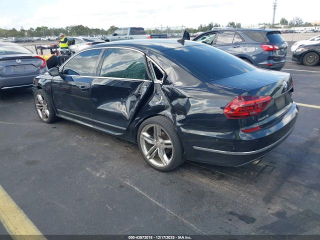 2017 VOLKSWAGEN PASSAT 1VWCT7A39HC058329 Photo 2