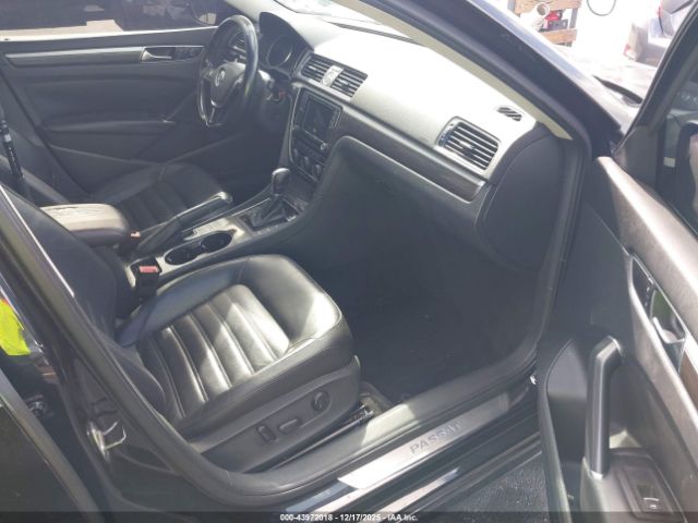 2017 VOLKSWAGEN PASSAT 1VWCT7A39HC058329 Photo 4