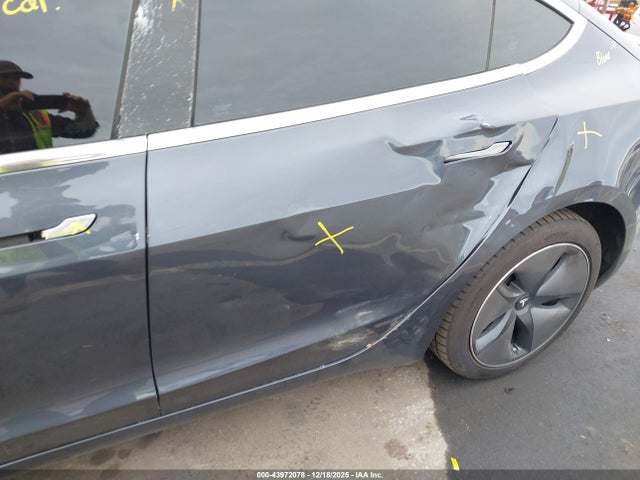 Tesla Model 3 Long Range/performance 2019 5YJ3E1EB7KF437559 Image 18