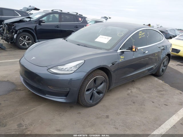 2019 TESLA MODEL 3 5YJ3E1EB7KF437559 Photo 1
