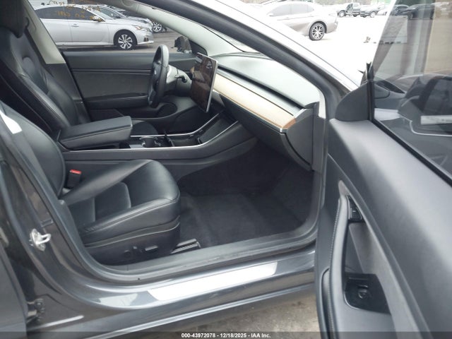 2019 TESLA MODEL 3 5YJ3E1EB7KF437559 Photo 4