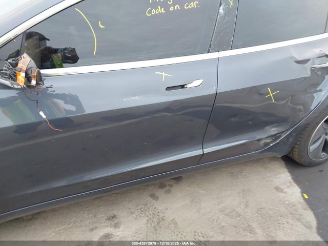 2019 TESLA MODEL 3 5YJ3E1EB7KF437559 Photo 5
