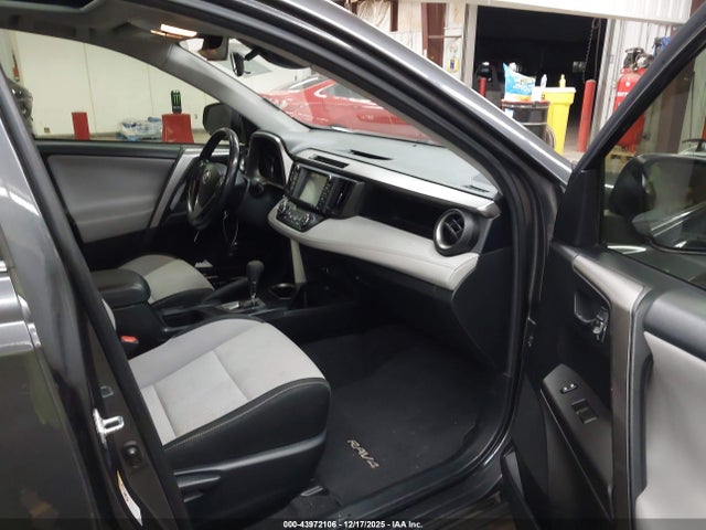 JTMRJREV0JD212095 Toyota Rav4 Hybrid Xle