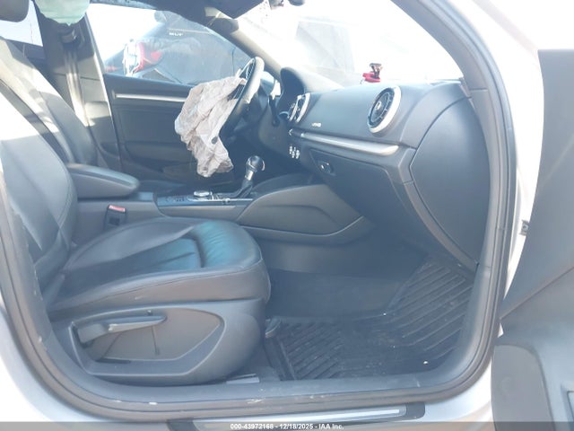 2017 AUDI A3 WAUB8GFF9H1022121 Photo 4
