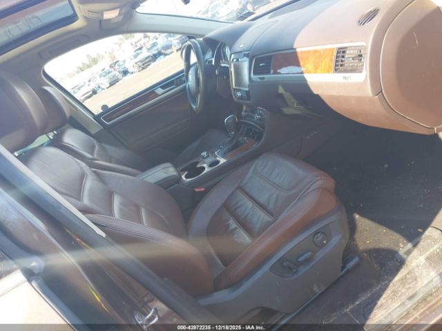 2014 VOLKSWAGEN TOUAREG WVGEF9BP4ED008178 Photo 4