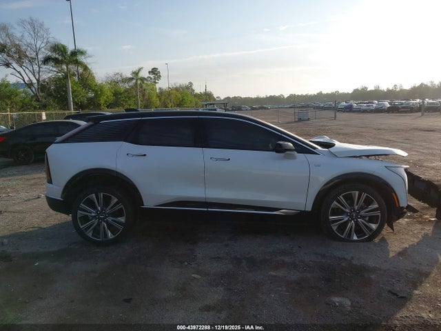 3GYK3DMR5SS140745 Cadillac Optiq Luxury 2 Awd