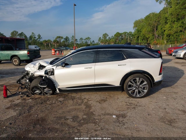 3GYK3DMR5SS140745 Cadillac Optiq Luxury 2 Awd