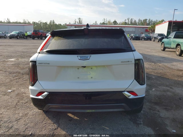 3GYK3DMR5SS140745 Cadillac Optiq Luxury 2 Awd