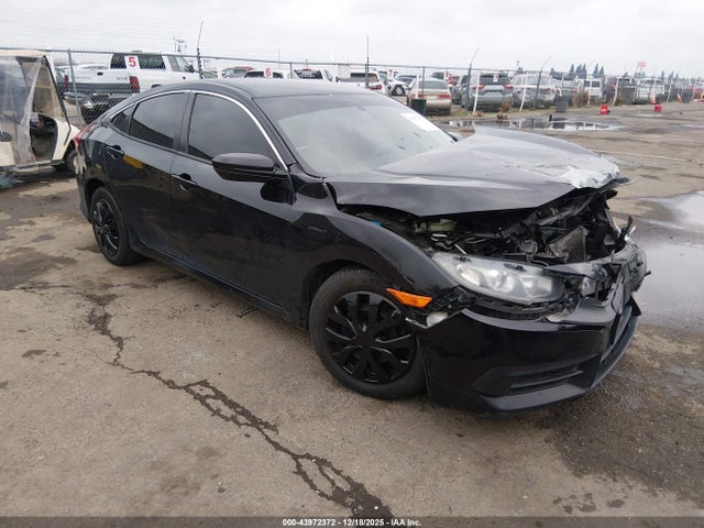 Honda Civic Lx 2017 2HGFC2F58HH561829 main image