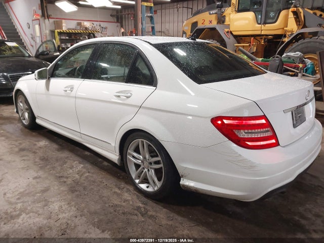 Продажа на аукционе авто 2013 Mercedes-benz C 250 Sport, vin: WDDGF4HB9DR251262, номер лота: 43972391