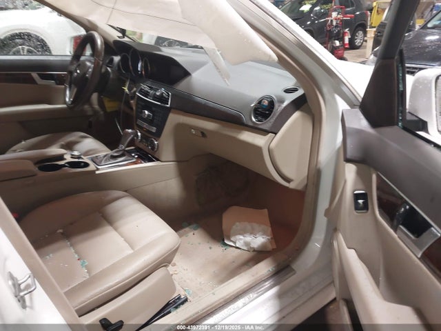 Продажа на аукционе авто 2013 Mercedes-benz C 250 Sport, vin: WDDGF4HB9DR251262, номер лота: 43972391