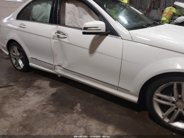Продажа на аукционе авто 2013 Mercedes-benz C 250 Sport, vin: WDDGF4HB9DR251262, номер лота: 43972391