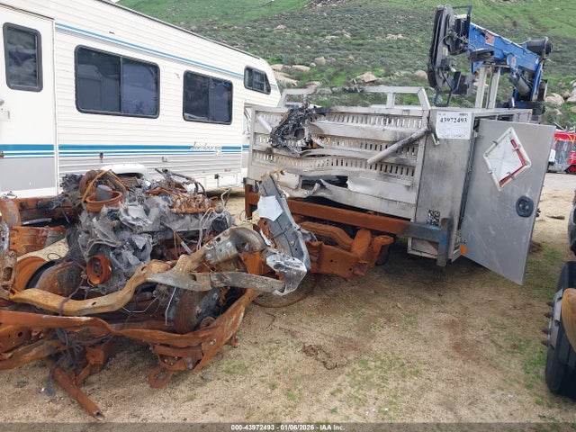 Ford F-550 Chassis Xl 2019 1FDUF5HT0KEC36967 Image 2