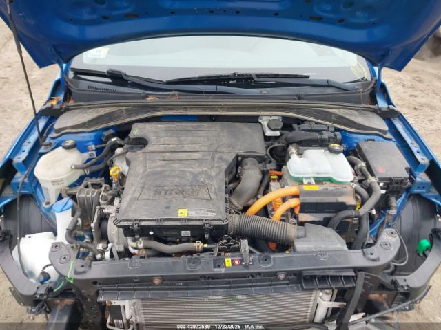 2017 HYUNDAI IONIQ HYBRID KMHC65LC6HU057222 Photo 9