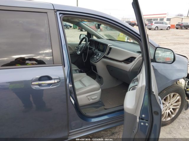 2017 TOYOTA SIENNA 5TDYZ3DC5HS793738 Photo 4