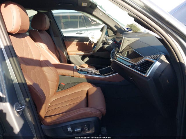 2025 BMW X5 PHEV 5UX43EU05S9Y48016 Photo 4