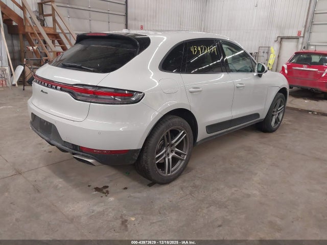 2019 PORSCHE MACAN WP1AA2A55KLB02465 Photo 3