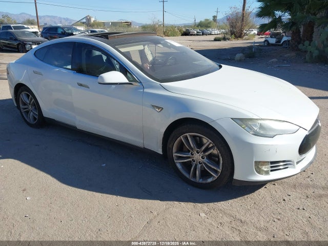 2013 TESLA MODEL S 5YJSA1DN9DFP04061 Photo 0