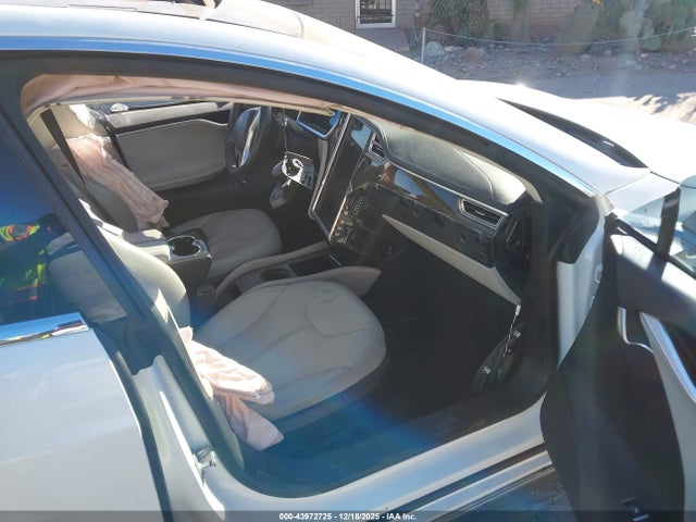 2013 TESLA MODEL S 5YJSA1DN9DFP04061 Photo 4