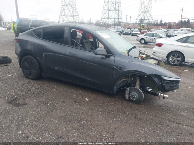 2026 TESLA MODEL Y 7SAYGDEE8TA459793 Photo 0