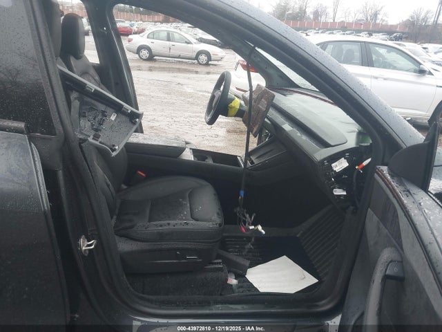 2026 TESLA MODEL Y 7SAYGDEE8TA459793 Photo 4