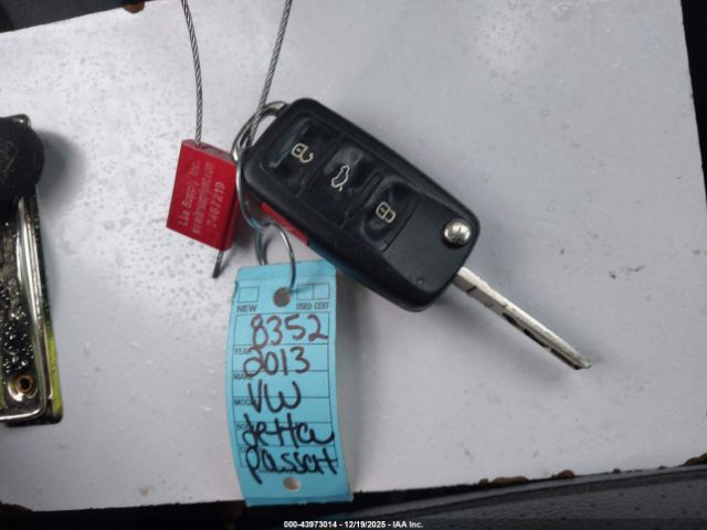 2013 VOLKSWAGEN PASSAT 1VWBP7A36DC010409 Photo 10