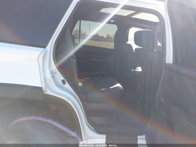 Toyota Sequoia Trd Pro 2024 7SVAAABA6RX048089 Image 8