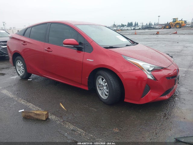 Toyota Prius Two 2018 JTDKBRFUXJ3060224 main image