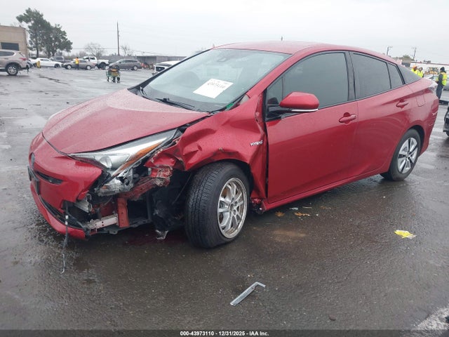 Toyota Prius Two 2018 JTDKBRFUXJ3060224 Image 2