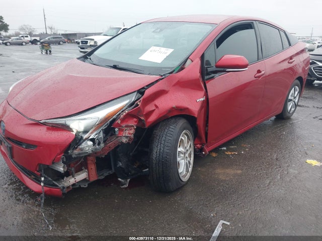 Toyota Prius Two 2018 JTDKBRFUXJ3060224 Image 6