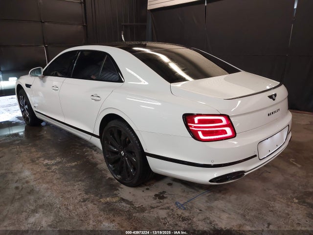 2022 BENTLEY FLYING SPUR SCBBG6ZG6NC091386 Photo 2