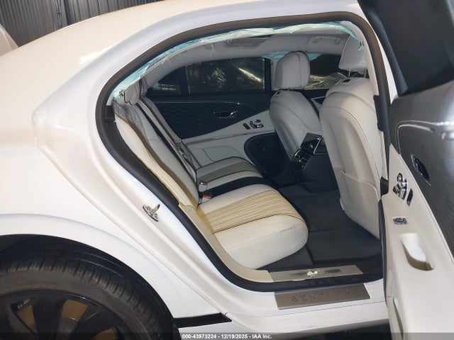 2022 BENTLEY FLYING SPUR SCBBG6ZG6NC091386 Photo 7