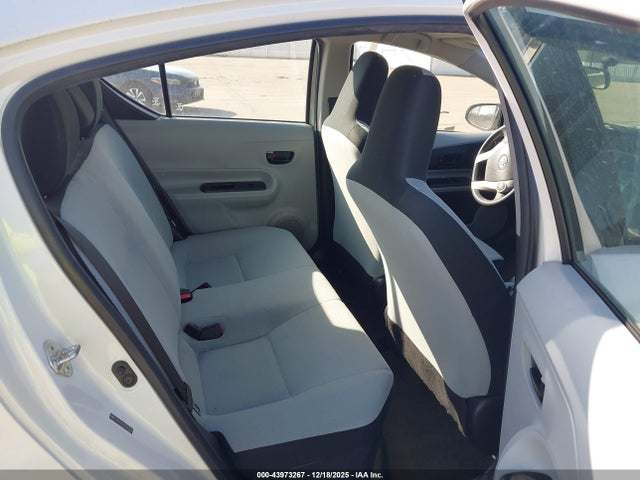 JTDKDTB33E1561395 Toyota Prius C One