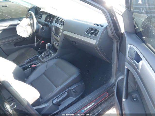 Продаж на аукціоні авто 2016 Volkswagen Golf Tsi Se 4-door, vin: 3VW217AU3GM008422, номер лоту: 43973339