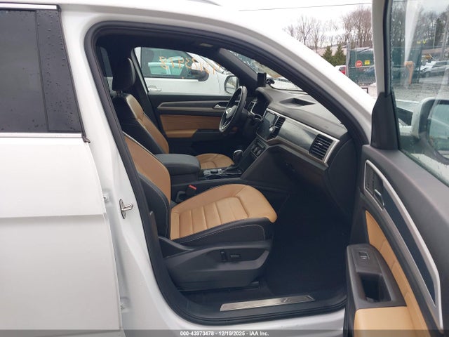 43973478 :رقم المزاد ، 1V2FE2CA0NC228676 vin ، 2022 Volkswagen Atlas Cross Sport 3.6l V6 Sel Premium R-line مزاد بيع