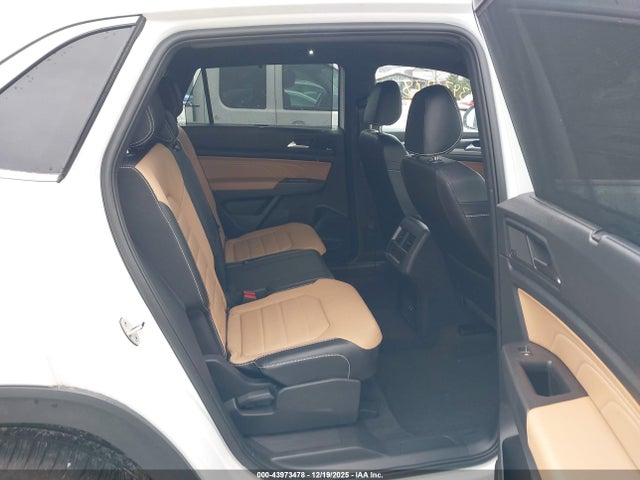 43973478 :رقم المزاد ، 1V2FE2CA0NC228676 vin ، 2022 Volkswagen Atlas Cross Sport 3.6l V6 Sel Premium R-line مزاد بيع