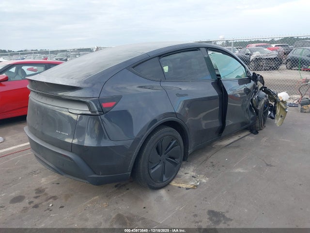 2026 TESLA MODEL Y 7SAYGDEE6TA410981 Photo 3