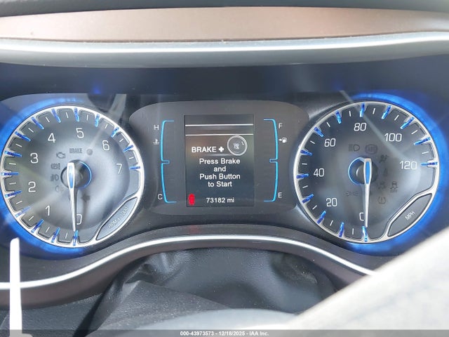 2C4RC1DG1HR588424 Chrysler Pacifica Touring