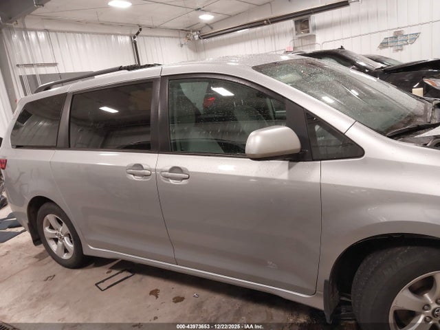 5TDKZ3DC1LS052937 Toyota Sienna Le 8-passenger