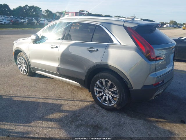 2023 CADILLAC XT4 1GYFZDR41PF110943 Photo 2