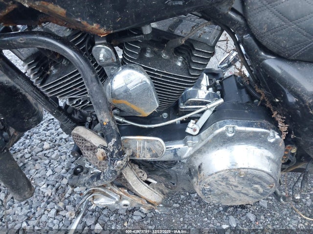 2015 HARLEY-DAVIDSON FLTRX 1HD1KHM1XFB623055 Photo 8