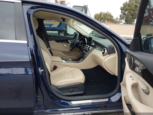 55SWF4KB2HU207354 Mercedes-Benz C 300 4matic